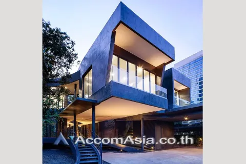 House in Khlong Toei, Bangkok, Thailand 5 bedrooms № 214931
