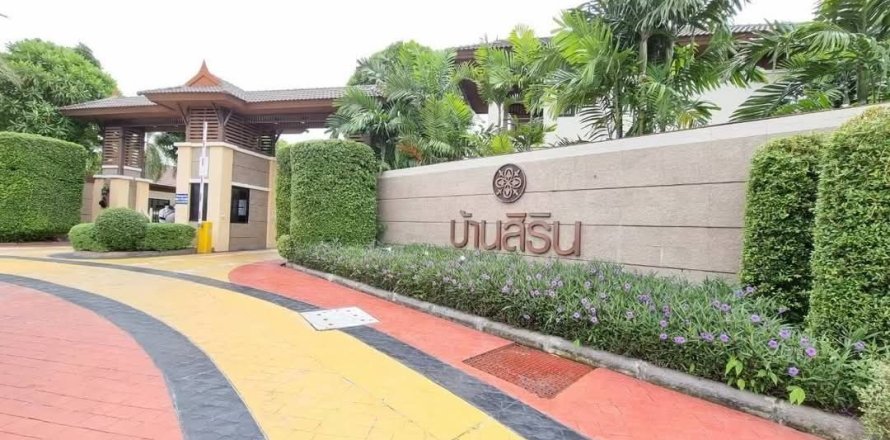 House in Pattaya, Thailand 3 bedrooms № 156514