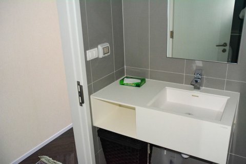 Studio in the Condo in Phra Khanong, Bangkok, Thailand  № 142543 - photo 13