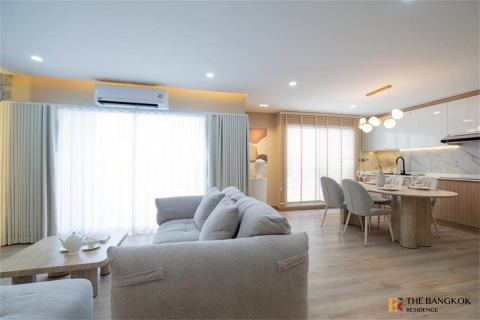Condo in Bangkok, Thailand, 2 bedrooms № 187567 - photo 2