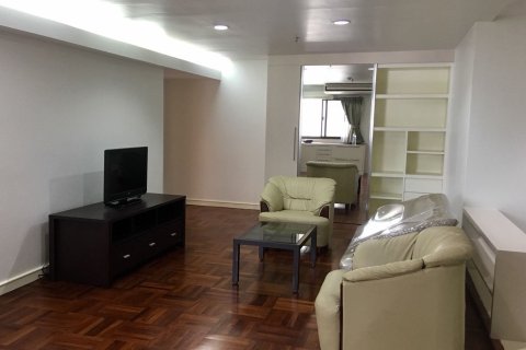 Кондоминиум с 2 спальнями в Ваттхане, Бангкок, Таиланд № 149323 - фото 2