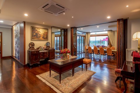 Villa in Chiang Mai, Thailand 7 bedrooms № 133436 - photo 8