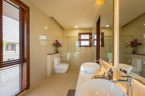 Villa in Chiang Mai, Thailand 7 bedrooms № 133436 - photo 24