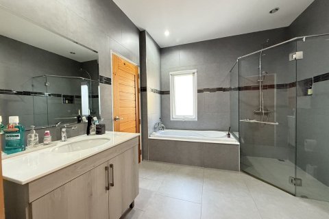 Вилла в Хуа Хине, Таиланд с 3 спальнями  № 158114 - фото 13