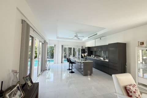 Вилла в Хуа Хине, Таиланд с 3 спальнями  № 158114 - фото 17