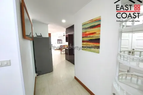 Condominio de 2 dormitorios en Jomtien Beach, Pattaya, Tailandia № 212334 - foto 2