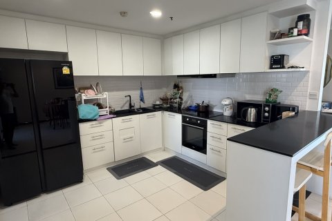 Кондоминиум с 3 спальнями в Кхлонг Сане, Бангкок, Таиланд № 171784 - фото 8