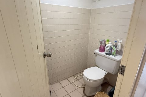 Кондоминиум с 3 спальнями в Кхлонг Сане, Бангкок, Таиланд № 171784 - фото 15