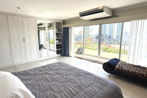 Кондоминиум с 3 спальнями в Кхлонг Сане, Бангкок, Таиланд № 171784 - фото 13