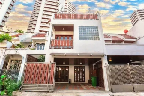 Townhouse à Bangkok, Thaïlande 4 chambres № 117927