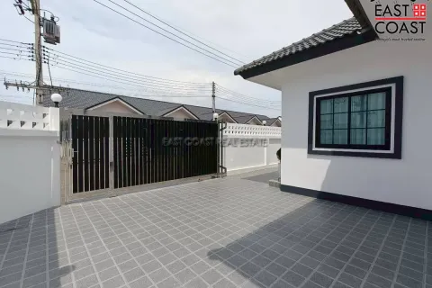 Casa de 4 dormitorios en Pattaya, Tailandia № 212547 - foto 11
