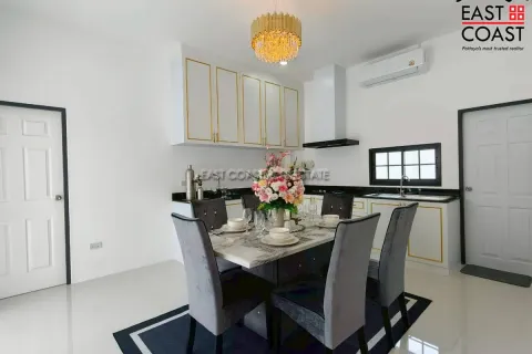 Casa de 4 dormitorios en Pattaya, Tailandia № 212547 - foto 16