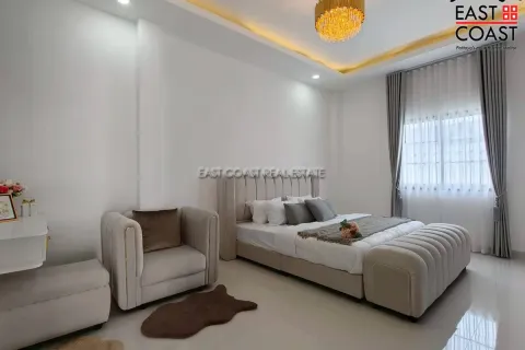 Casa de 4 dormitorios en Pattaya, Tailandia № 212547 - foto 24
