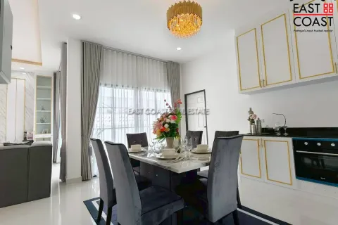 Casa de 4 dormitorios en Pattaya, Tailandia № 212547 - foto 17