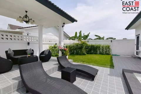 Casa de 4 dormitorios en Pattaya, Tailandia № 212547 - foto 6