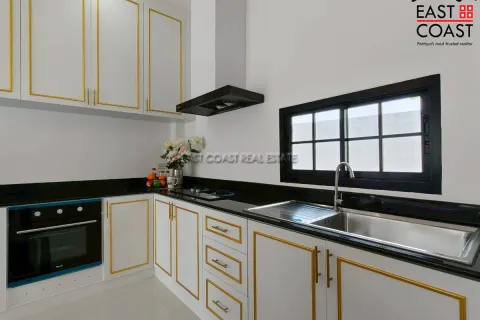 Casa de 4 dormitorios en Pattaya, Tailandia № 212547 - foto 18