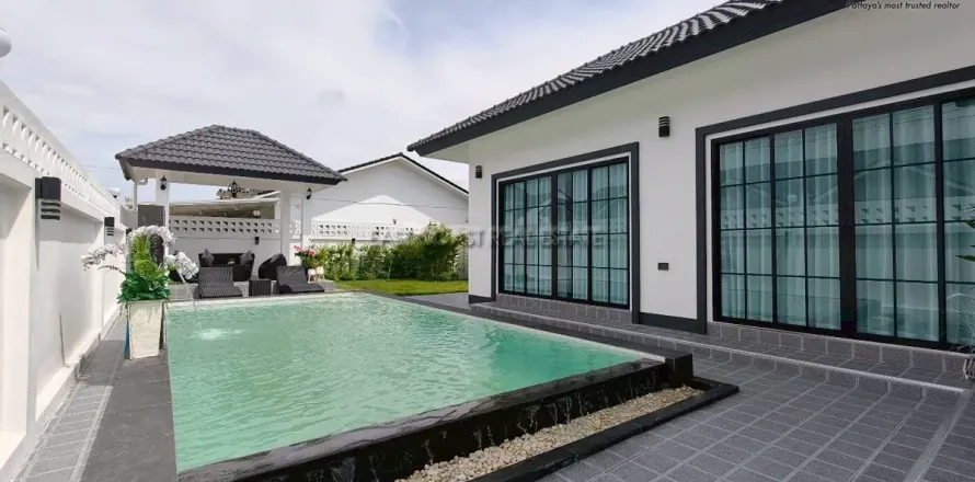 Casa de 4 dormitorios en Pattaya, Tailandia № 212547