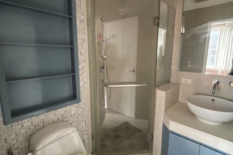 Студия в кондо в Клонг Тоэй, Бангкок, Таиланд № 153599 - фото 6