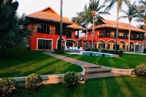 Вилла в Хуа Хине, Таиланд с 4 спальнями  № 153596 - фото 1