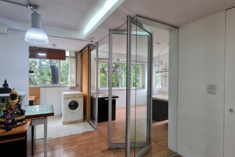 Condo in Huai Khwang, Bangkok, Thailand, 2 bedrooms  № 153595 - photo 8