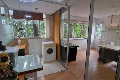 Condo in Huai Khwang, Bangkok, Thailand, 2 bedrooms  № 153595 - photo 4