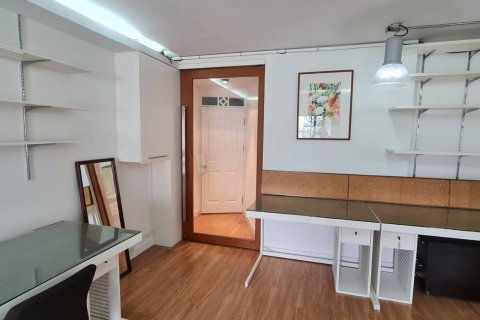 Condo in Huai Khwang, Bangkok, Thailand, 2 bedrooms  № 153595 - photo 2