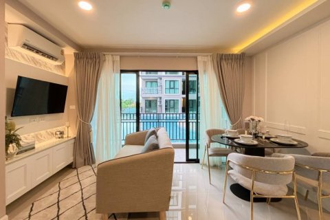 Condo in Hua Hin, Thailand, 2 bedrooms  № 115694 - photo 1