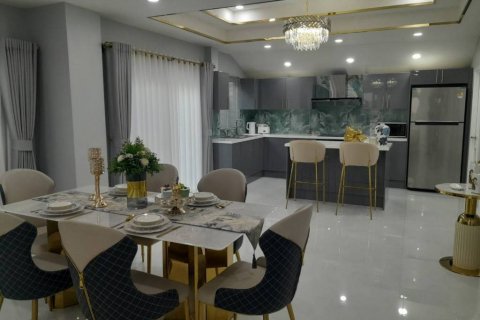 Дом в Паттайе, Таиланд с 5 спальнями № 115695 - фото 3