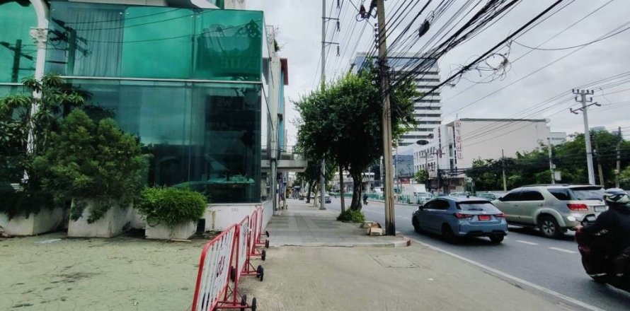 Propriété commerciale à Bang Kapi, Bangkok, Thaïlande 2540 m2 № 115696
