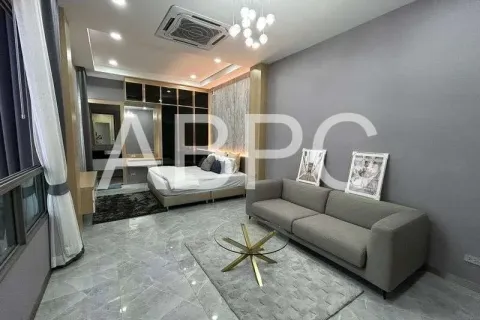 Casa de 5 dormitorios en Pattaya, Tailandia № 211538 - foto 24