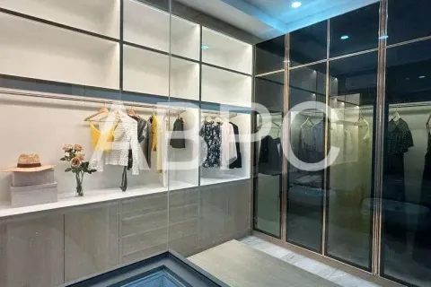 Casa de 5 dormitorios en Pattaya, Tailandia № 211538 - foto 15