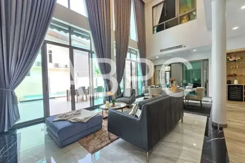Casa de 5 dormitorios en Pattaya, Tailandia № 211538 - foto 19