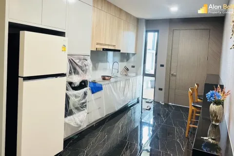 Casa de 5 dormitorios en Pattaya, Tailandia № 211537 - foto 9