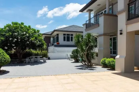 Casa de 4 dormitorios en Pattaya, Tailandia № 211539 - foto 13