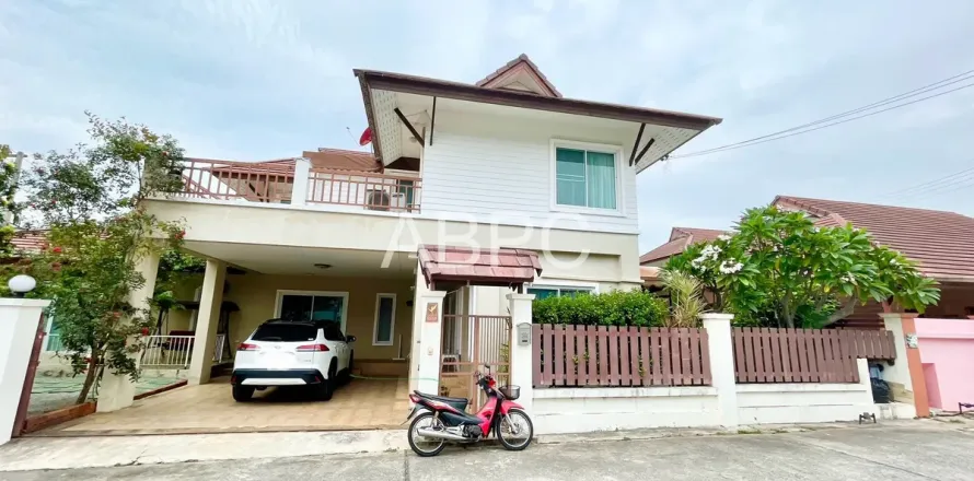 Casa de 5 dormitorios en Pattaya, Tailandia № 211534