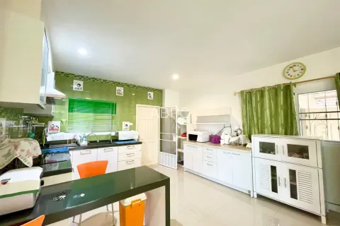 Casa de 5 dormitorios en Pattaya, Tailandia № 211534 - foto 5