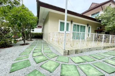 Casa de 5 dormitorios en Pattaya, Tailandia № 211534 - foto 11