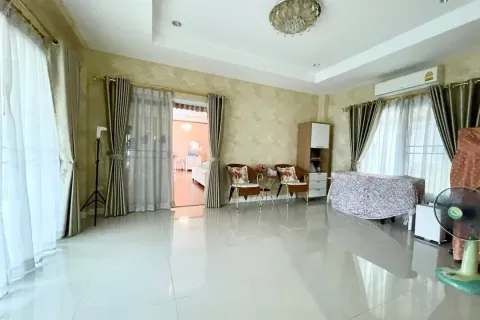 Casa de 5 dormitorios en Pattaya, Tailandia № 211534 - foto 21