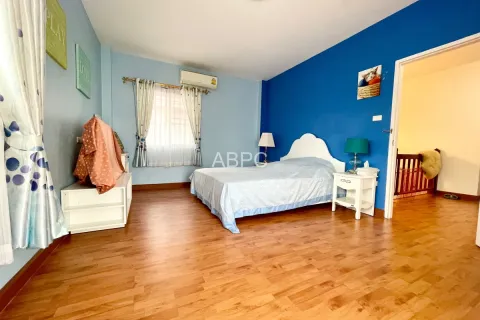 Casa de 5 dormitorios en Pattaya, Tailandia № 211534 - foto 7
