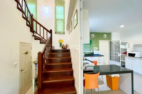Casa de 5 dormitorios en Pattaya, Tailandia № 211534 - foto 6