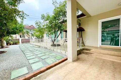 Casa de 5 dormitorios en Pattaya, Tailandia № 211534 - foto 12