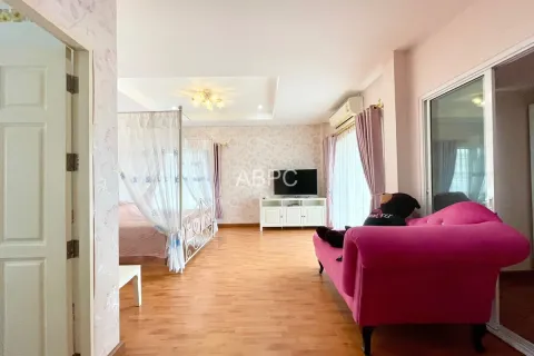 Casa de 5 dormitorios en Pattaya, Tailandia № 211534 - foto 10