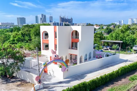 Casa de 5 dormitorios en Pattaya, Tailandia № 211536 - foto 14