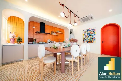 Casa de 5 dormitorios en Pattaya, Tailandia № 211536 - foto 7