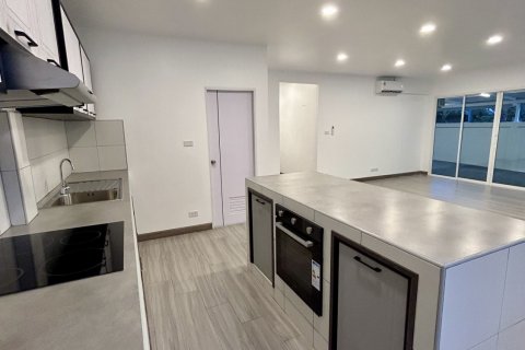 House in Phuket, Thailand 3 bedrooms № 152674 - photo 4