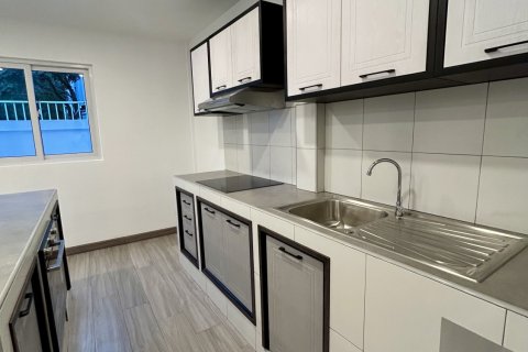 House in Phuket, Thailand 3 bedrooms № 152674 - photo 12