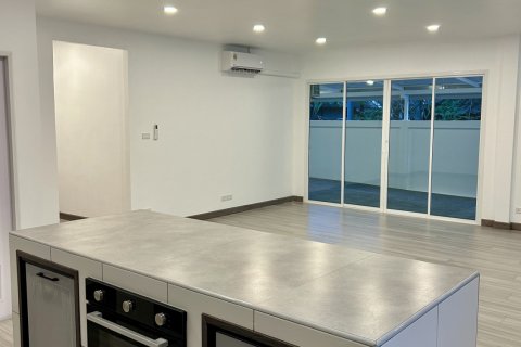 House in Phuket, Thailand 3 bedrooms № 152674 - photo 7