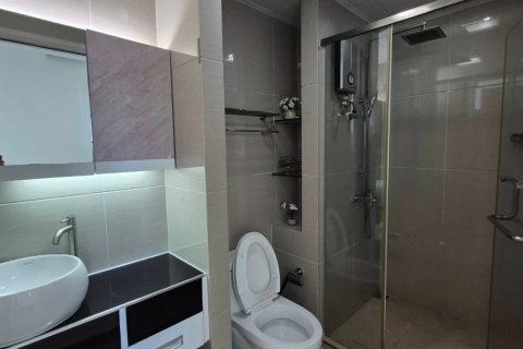 Condo à Huai Khwang, Bangkok, Thaïlande, 2 chambres  № 152670 - photo 4