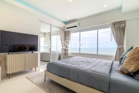 Condo in Pattaya, Thailand, 2 bedrooms № 197921 - photo 14