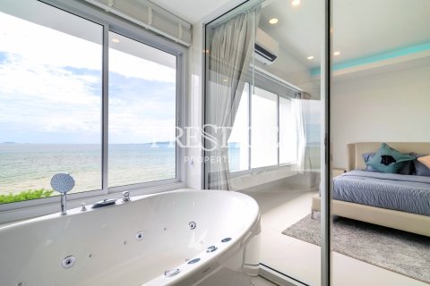 Condo in Pattaya, Thailand, 2 bedrooms № 197921 - photo 18